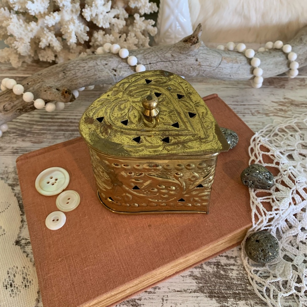 Vintage Brass Container 🔆 - Picture 9 of 10
